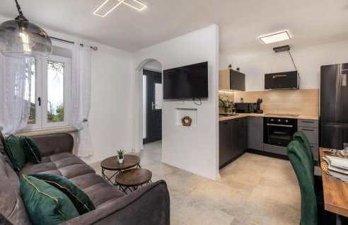 1 Bedroom Nice Home In Hreljin - Foto 2