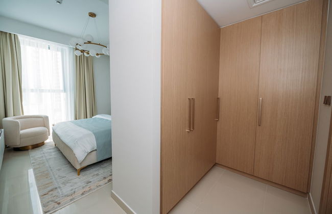 New! Luxurious Stay Dubai Creek Balcony & View - Photo 2