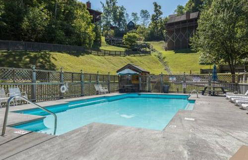 Serenity, A Rustic Log Cabin Retreat - Foto 49