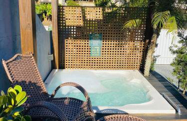 Residencial com Piscina e Jacuzzi com vista para a Natureza - Foto 1
