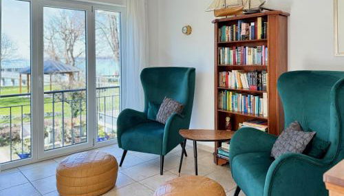 Ferienwohnung Residenz am See - exklusive Wohnung in erster Reihe mit Balkon und Seeblick - Photo 4