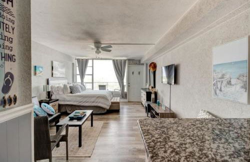 Paradise with Balcony Near the Action - Foto 3