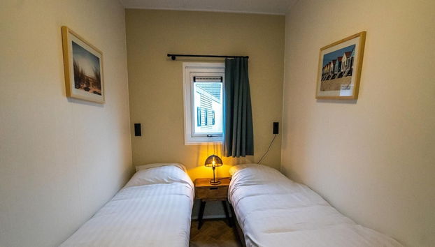 Chalet on a Holiday Park 3.5 km From the Beach - Foto 4, Habitación