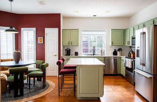 Sparkling Pool Hot Tub Game Room Kids Area - Foto 11