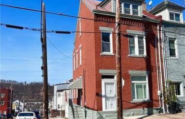 ENTIRE Big Home Close To Events - 2 Family Rooms - Kid Friendly - Private Patio & Firepit - Foto 8