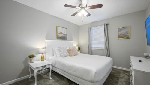 Lots of Hot Spots & Activities Near This Townhome - Foto 2