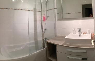 Appartement, vue mer à 150m de la plage - Photo 9