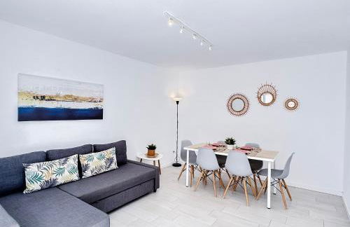 NUEVO, a 70 metros de la playa y con vistas al mar - Foto 12