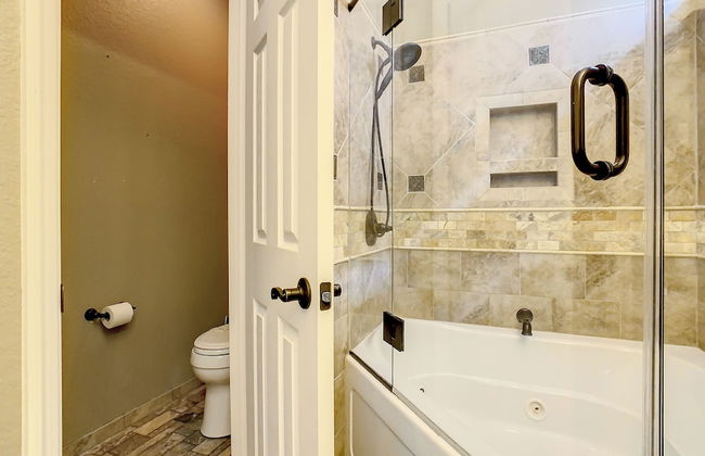 Comrow Castle Magical Getaway - Photo 25