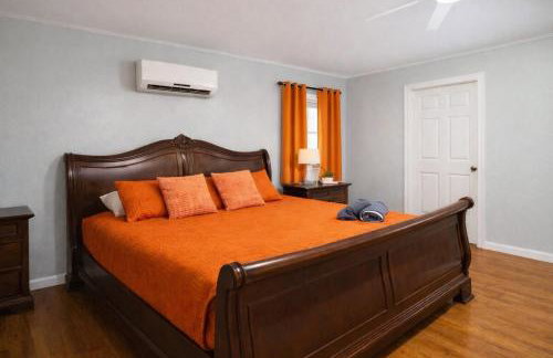 Backyard Oasis - 5BR - Hot Tub - 2 Fire Pits - Game Room - Photo 31