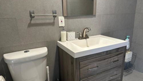 Bright & Airy 1 BDRM Private Apt - Foto 3