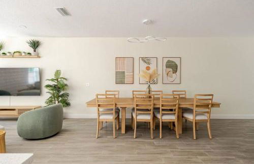 4 Bedroom 3 Full Bath Boho Oasis Saltwater Pool Near Downtown, North of Hyde Park Sleeps 12 Pets OK - Foto 12