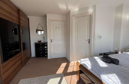 WS10 Contractor House 3 Bed 3 Bath with Parking - Foto 16