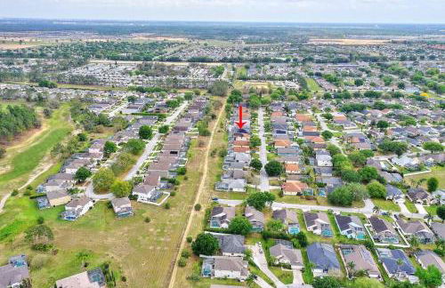 Spacious Disney Themed 5Bed Villa! Private Heated Enclosed Pool/Spa/BBQ! - Photo 5