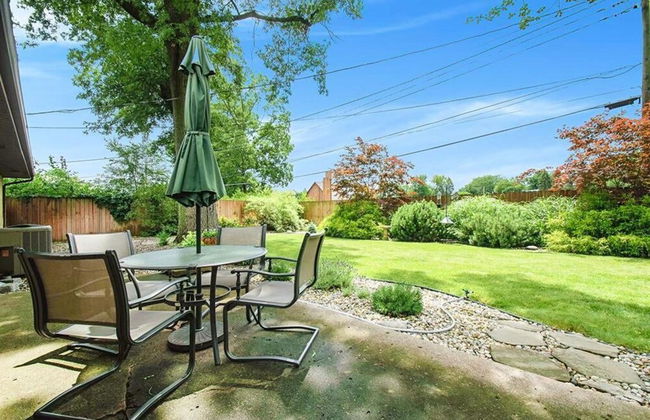 Mid Century Modern 30 Minute Walk to Notre Dame 3 Bedroom 3 Full Bath 2008 - Foto 23