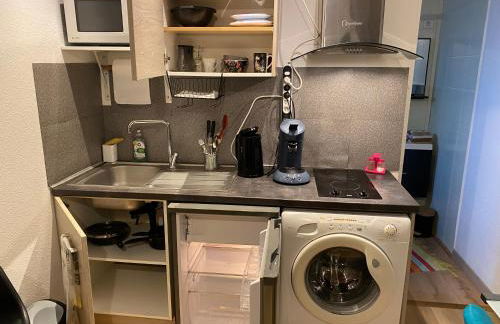 Nancy, Magnifique studio totalement climatisé, meublé, salle de bains et wc séparés, parking privé, cuisine équipée, WIFI - Foto 34