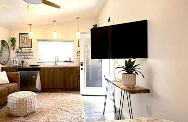 Tiny House Rental in Asheville, NC - The Bat Shack - Foto 22