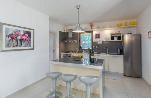 Malerische Villa mit Privatpool, mediterranem Garten, Outdoor-Kueche, Waschmaschine, Trockner - Photo 15