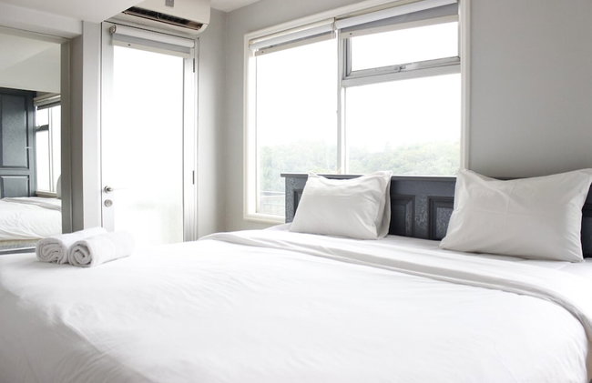 Spacious & Trendy Studio at Jarrdin Cihampelas Apartment - Photo 1