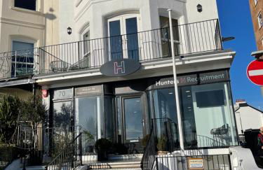 Seaview flat with balcony, spacious 2 bedroom - Foto 13