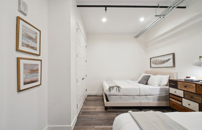 Brushed & Bold | RiNo Art Lofts - Foto 3