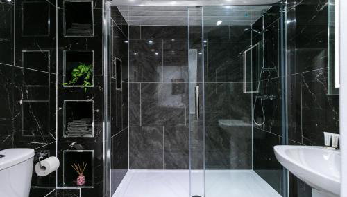 Luxury Retreat in the Heart of Leicester City Centre! - Foto 3, Shower