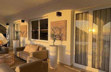 Luxury villa with private heated pool, garden and views of the sea and mountains. - Photo 22