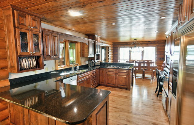 Lumberjack Lodge - Photo 15