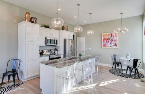 Large 7 Bedrooms Vibrant Art Spacious - Foto 23