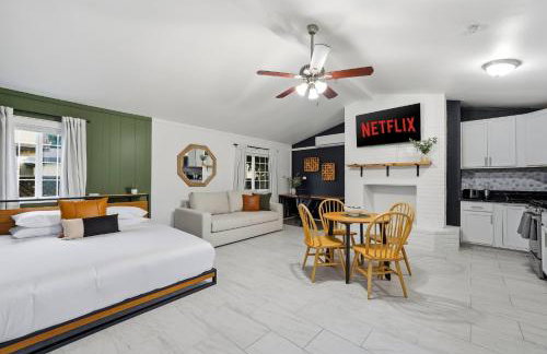 4BR Family Retreat with Hot Tub Games & Fire Pit - Foto 16