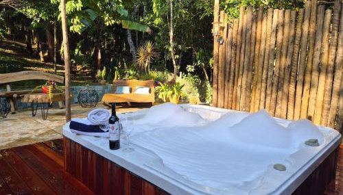 Casa da Árvore - Refúgio de Luxo com Jacuzzi e Vista para a Serra - Foto 1, Garden, Garden view