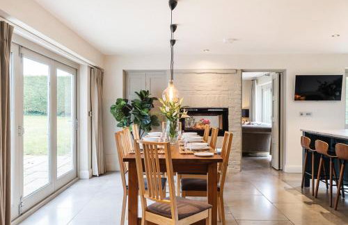 Luxury Countryside Retreat with Pool Surrey Hills Escape - Pass the Keys - Foto 17