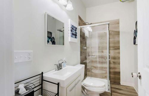 2BR Modern Retreat Near Henry Ford - Foto 14