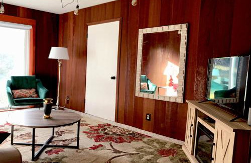 The Redwood Guesthouse at the Floras Lake Getaway - Foto 11