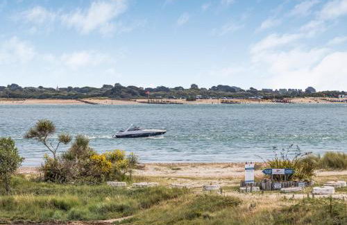 Breathtaking Home with Parking - Pass the Keys - Photo 41