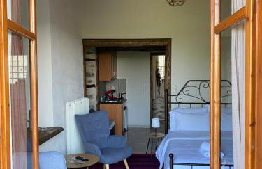 1924 Studios 2 - Photo 1