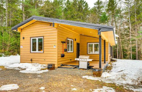 Porch and 1-Acre Yard White Mountains Hideaway - Foto 23