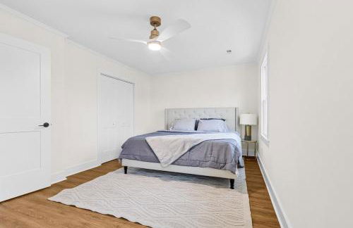 Modern 4 Bed in Quail Hollow - Foto 10