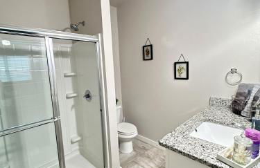 Luxury 3BR Townhome Stay - Foto 33