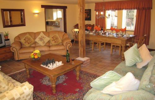 Colston Hall Cottages - Photo 8