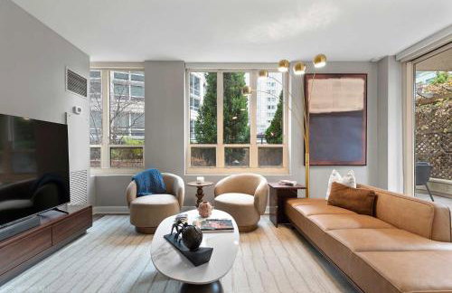 The Bernadin- Designer 3BR City Center with Balcony - Photo 8