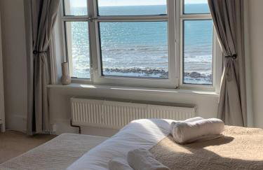 Beach View - A Truly Stunning House Opposite The Sea! Sleeps 10! Families, Friends, Contractors and Pets are all Welcome! - Foto 14