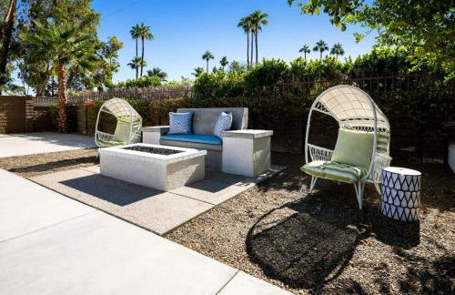 Monterey Manor Interior Designed Home Plus Pool - Photo 53