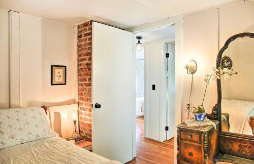 Authentic 1912 Adirondack Lake Camp with Fire Pit - Foto 15