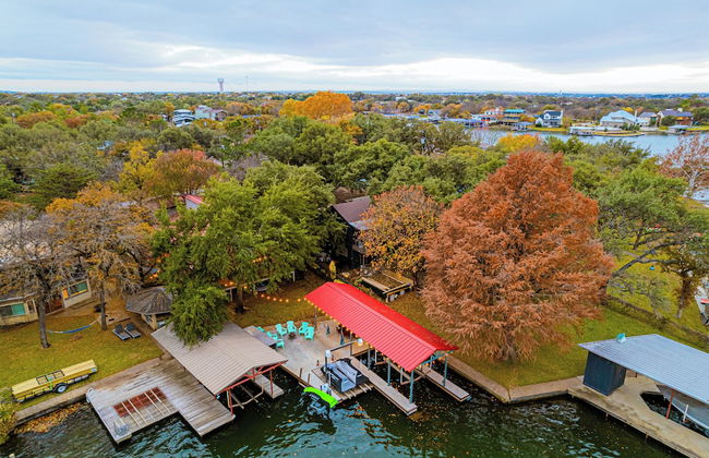 Lake LBJ Waterfront Family-friendly Retreat! - Photo 1