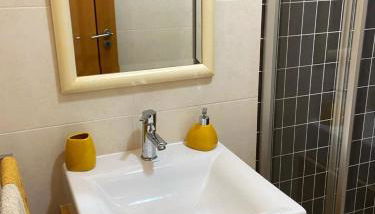 Maura's Holiday House - Foto 4