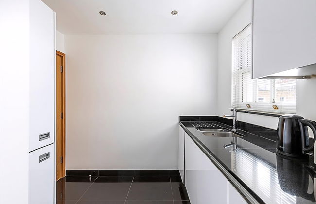 Elegant and Cosy Family Apartment in Marylebone - Photo 25