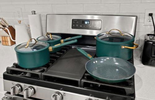 Charming Escape with Hot Tub & Fire Pit Winter Haven! - Foto 23