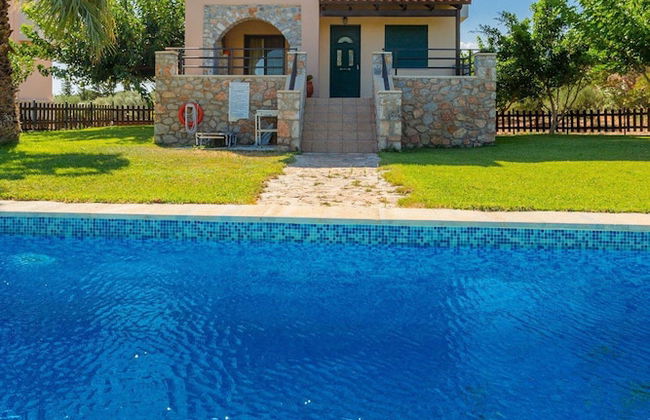 Spiros Beach Villa Large Private Pool Walk to Beach Sea Views A C Wifi Car Not Required - 971 - Foto 9