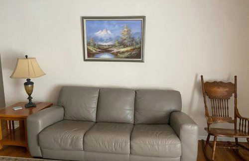 Large home with hot tub in serene wooded setting - Foto 65